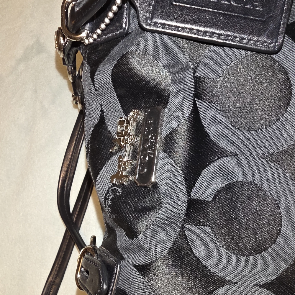 Coach Black Signature Shoulder Bag - Picture 4 of 16
